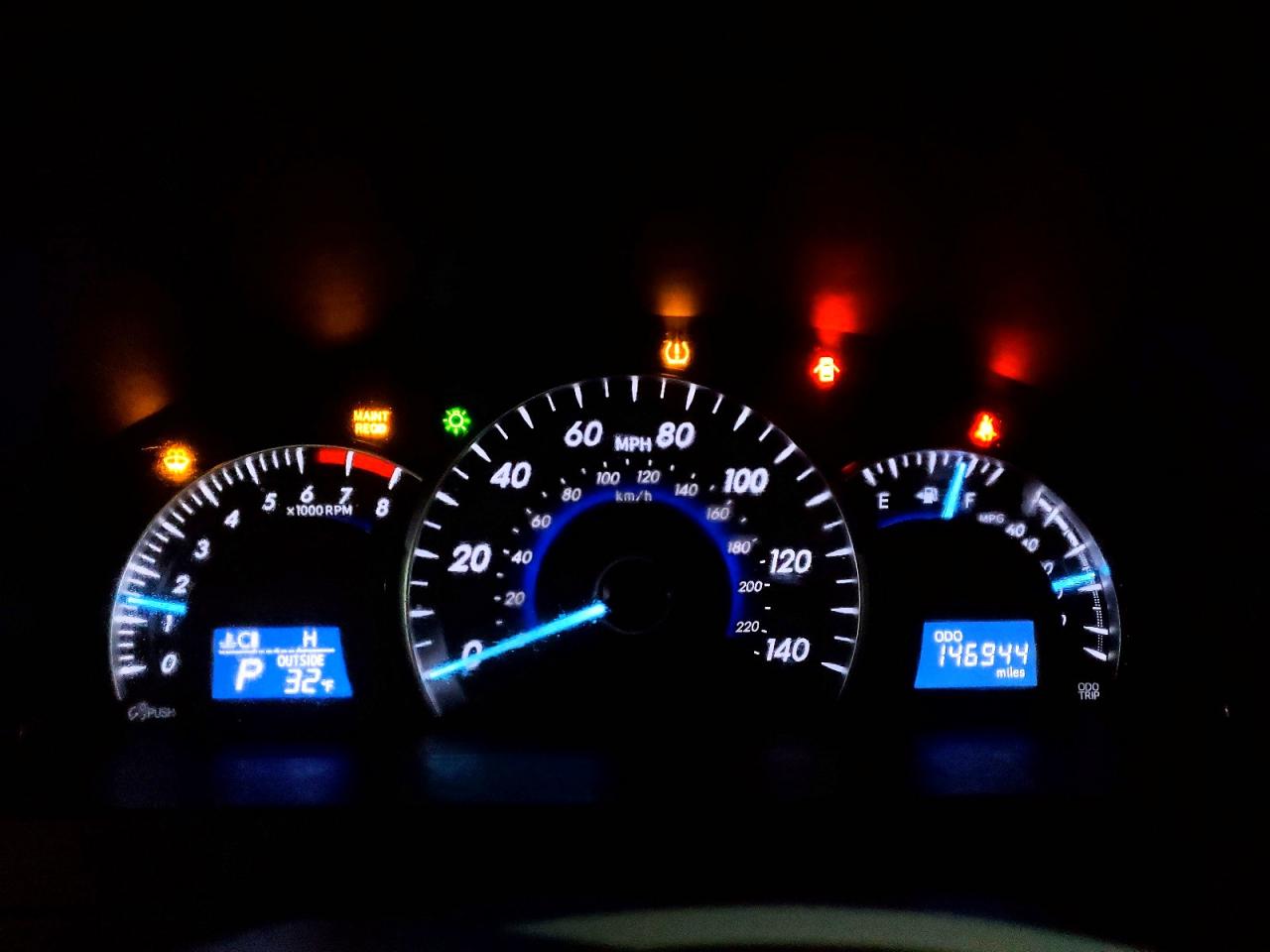 2012 TOYOTA CAMRY XLE V6 photo 17