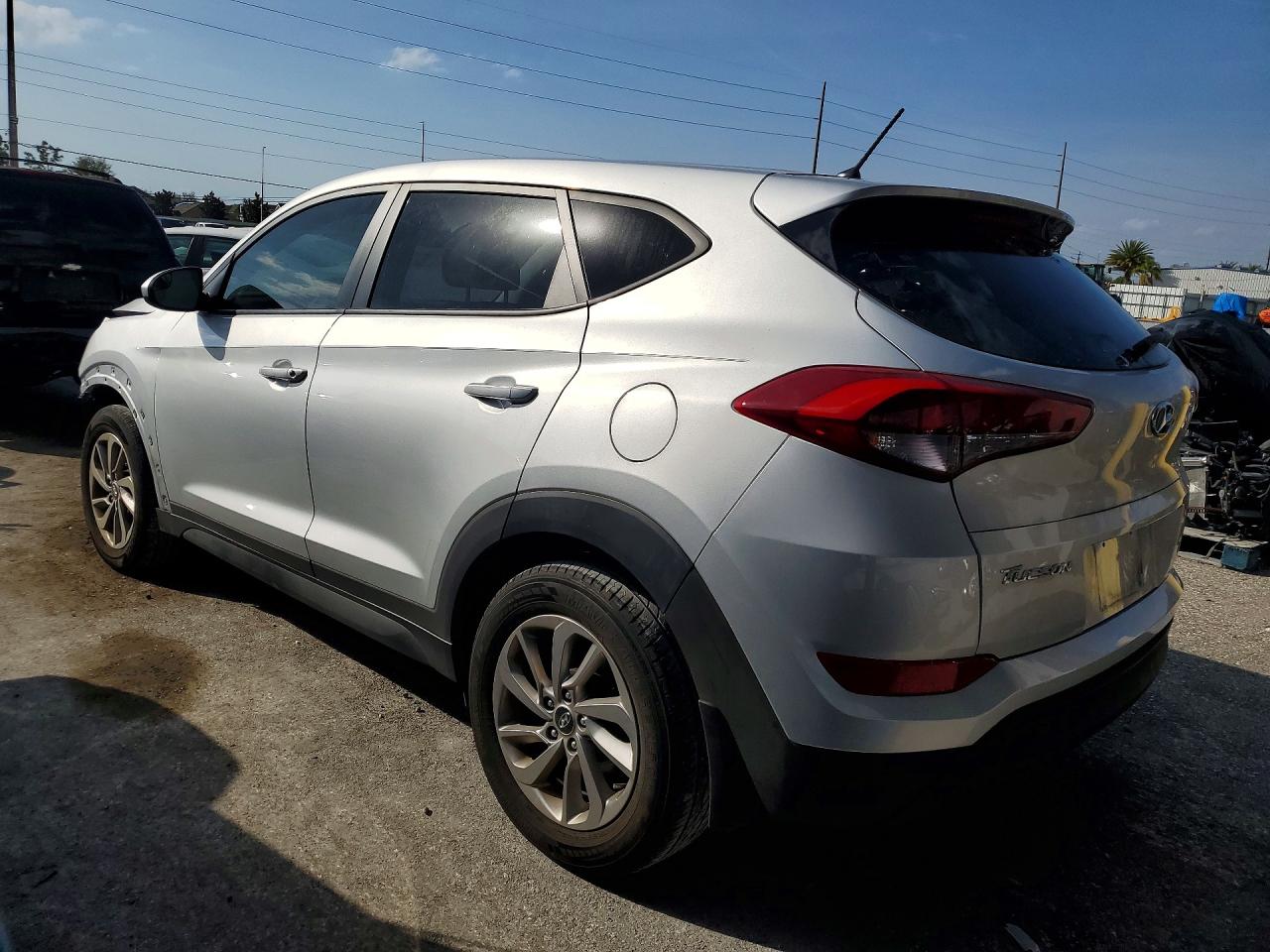 2018 HYUNDAI TUCSON SE photo 3