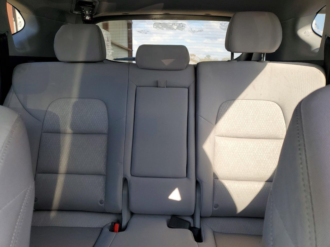 2018 HYUNDAI TUCSON SE photo 19
