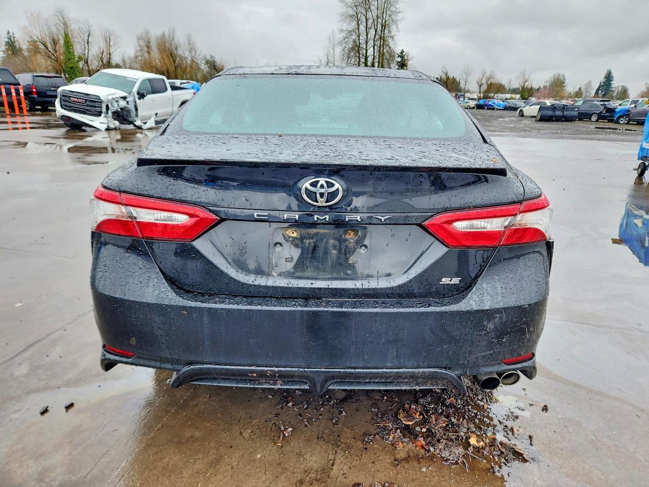 2018 TOYOTA CAMRY SE photo 11