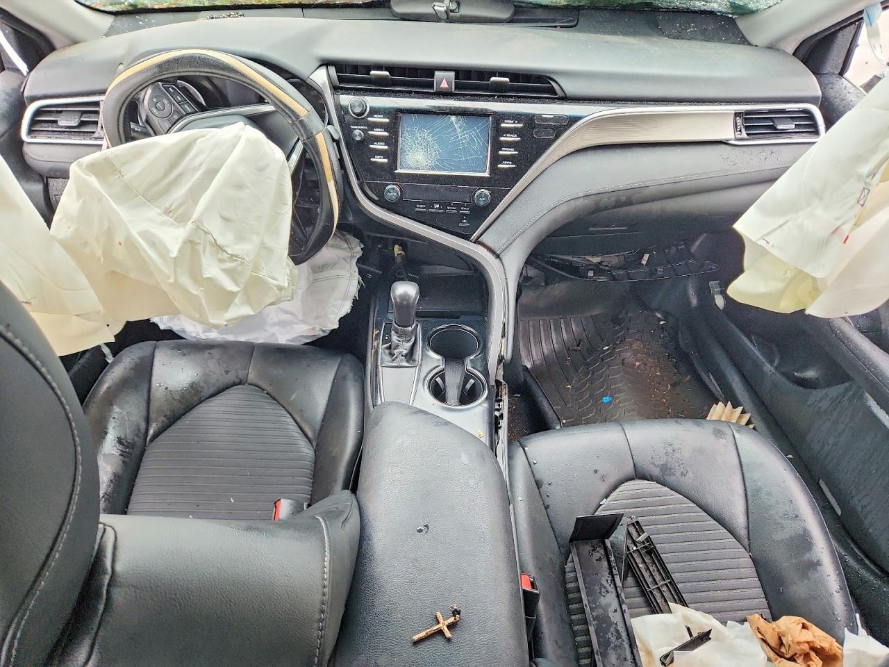 2018 TOYOTA CAMRY SE photo 15