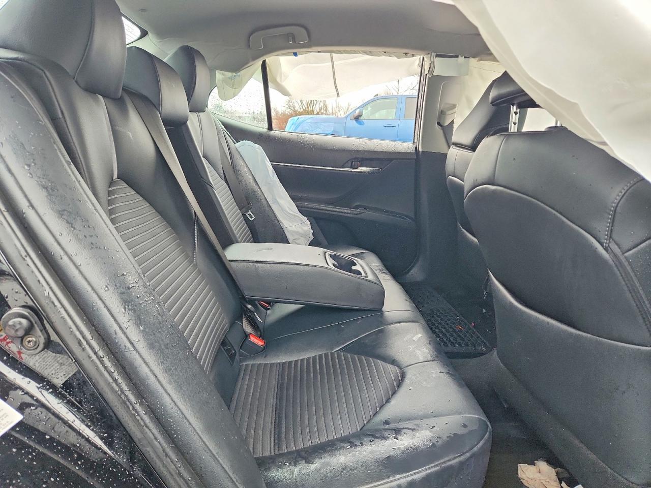 2018 TOYOTA CAMRY SE photo 19