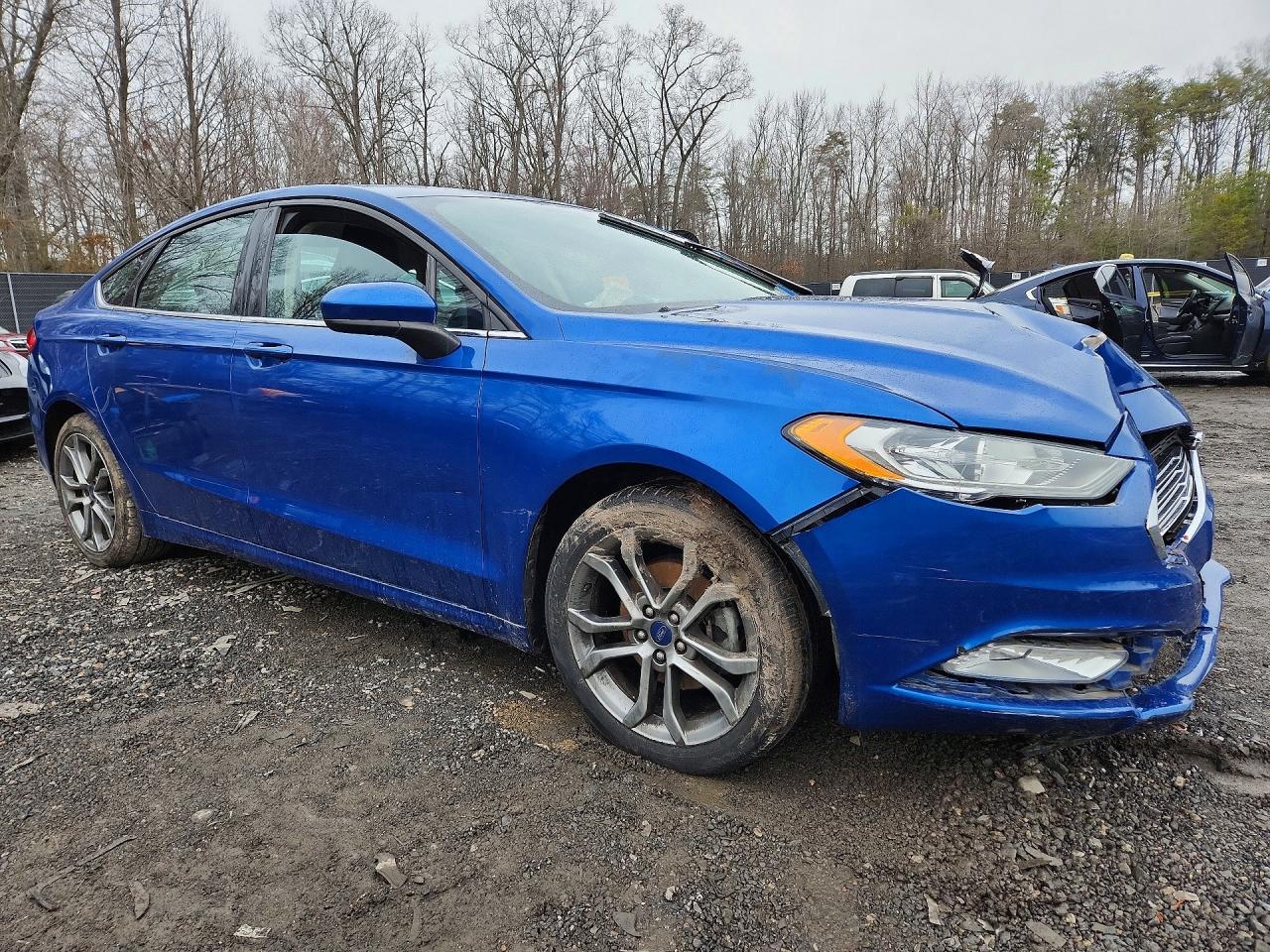 2017 FORD FUSION SE photo 4
