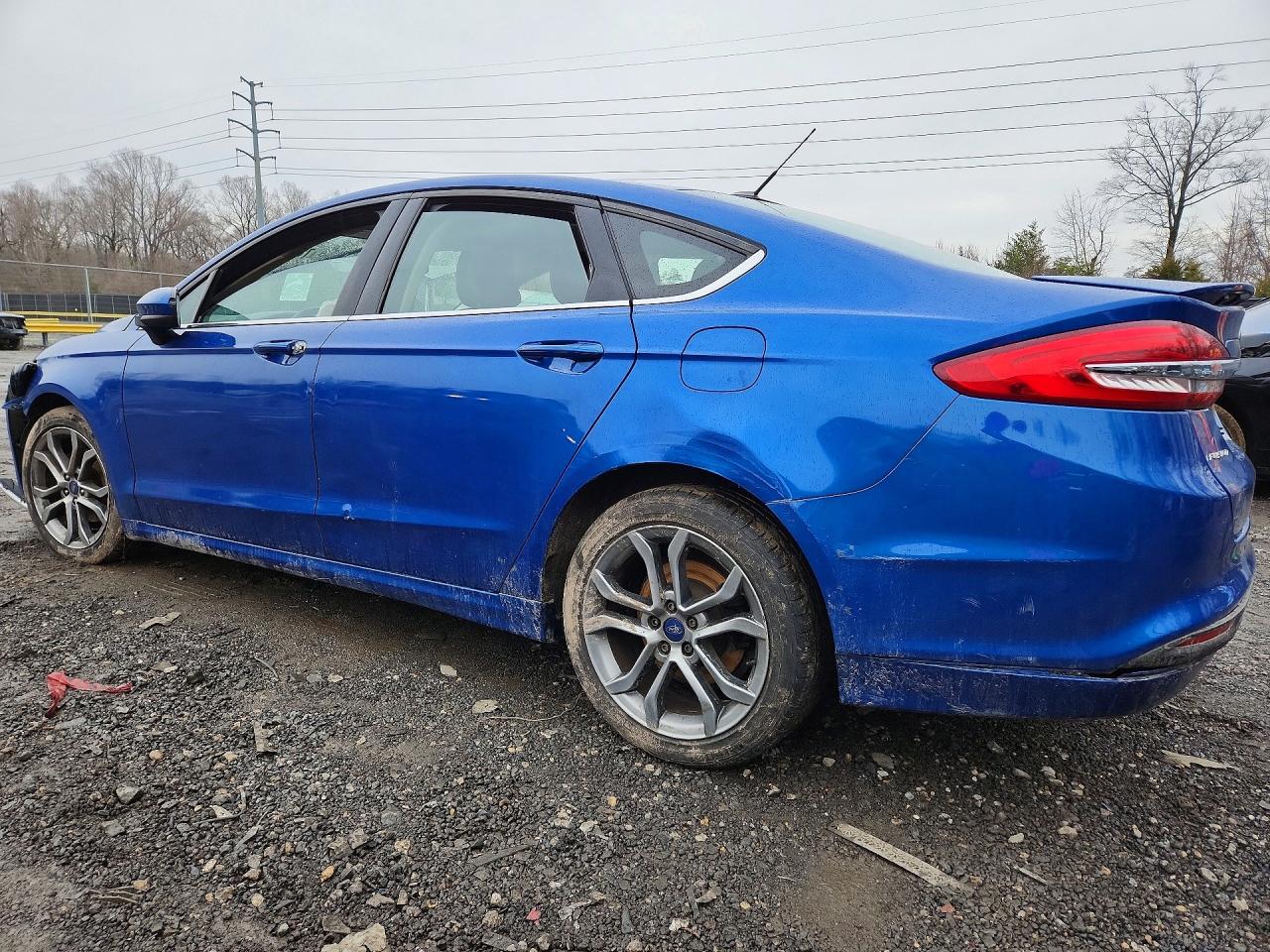 2017 FORD FUSION SE photo 2