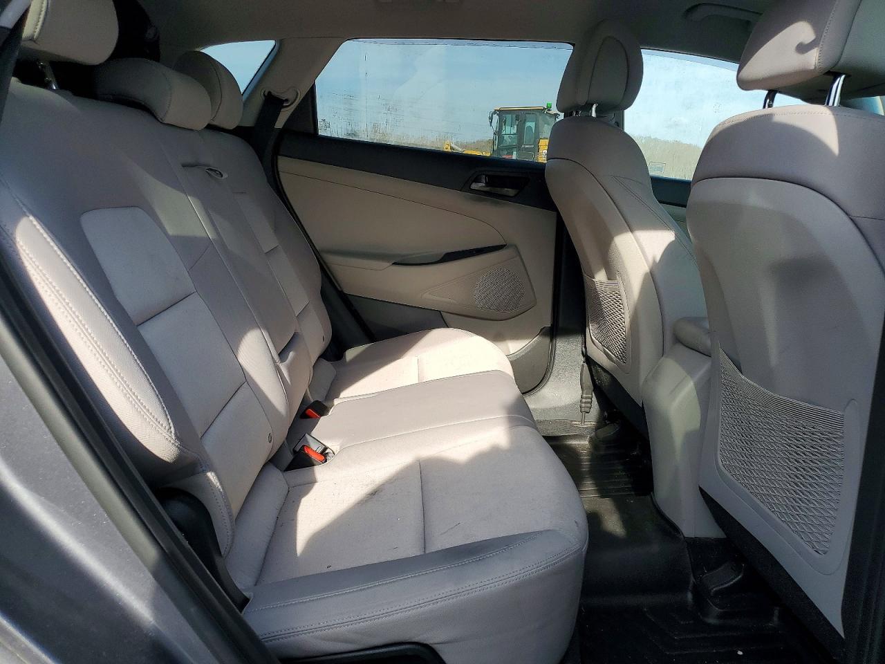2017 HYUNDAI TUCSON SE photo 31