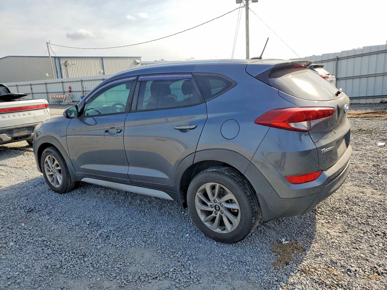 2017 HYUNDAI TUCSON SE photo 4