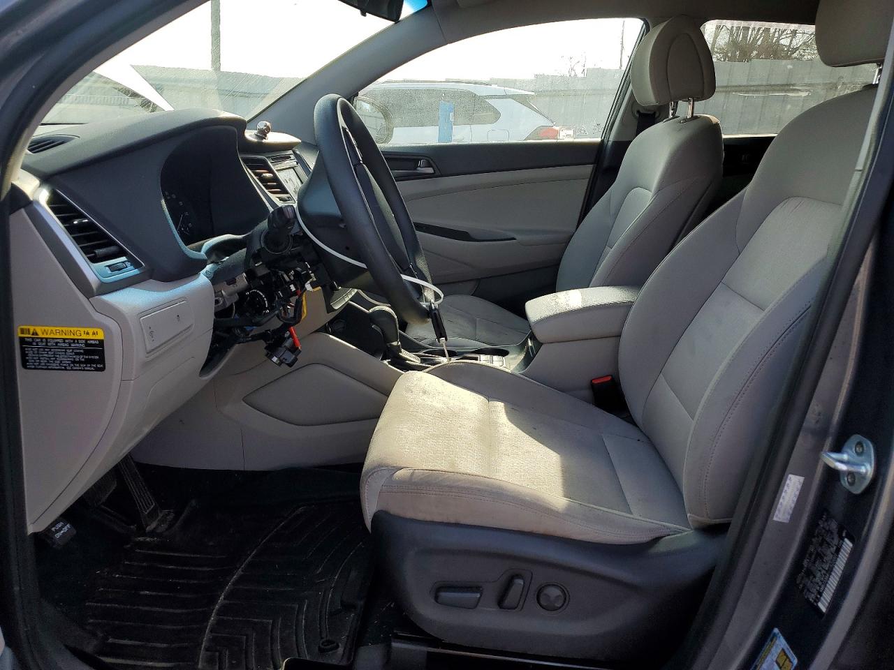 2017 HYUNDAI TUCSON SE photo 19