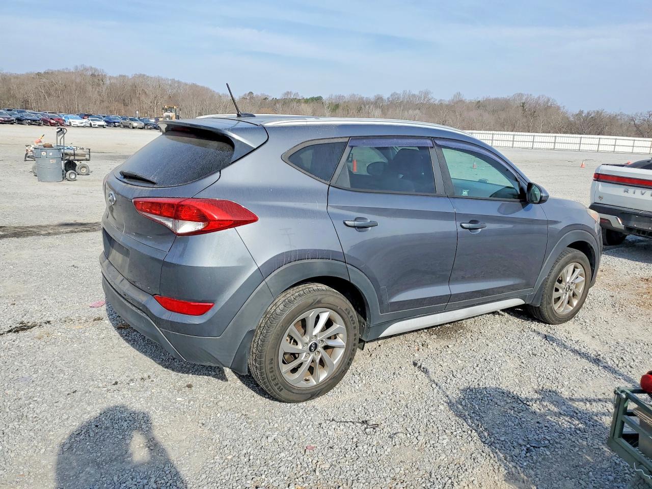 2017 HYUNDAI TUCSON SE photo 7