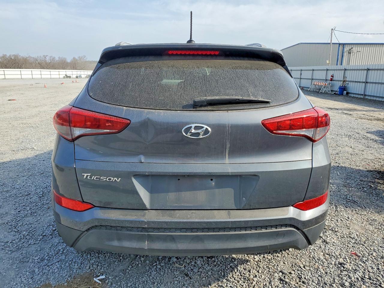 2017 HYUNDAI TUCSON SE photo 16