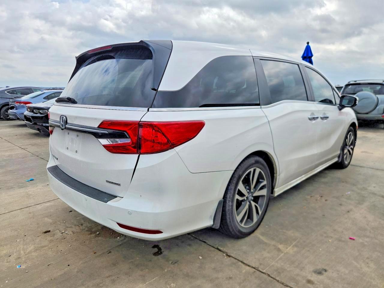 2024 HONDA ODYSSEY TOURING photo 7