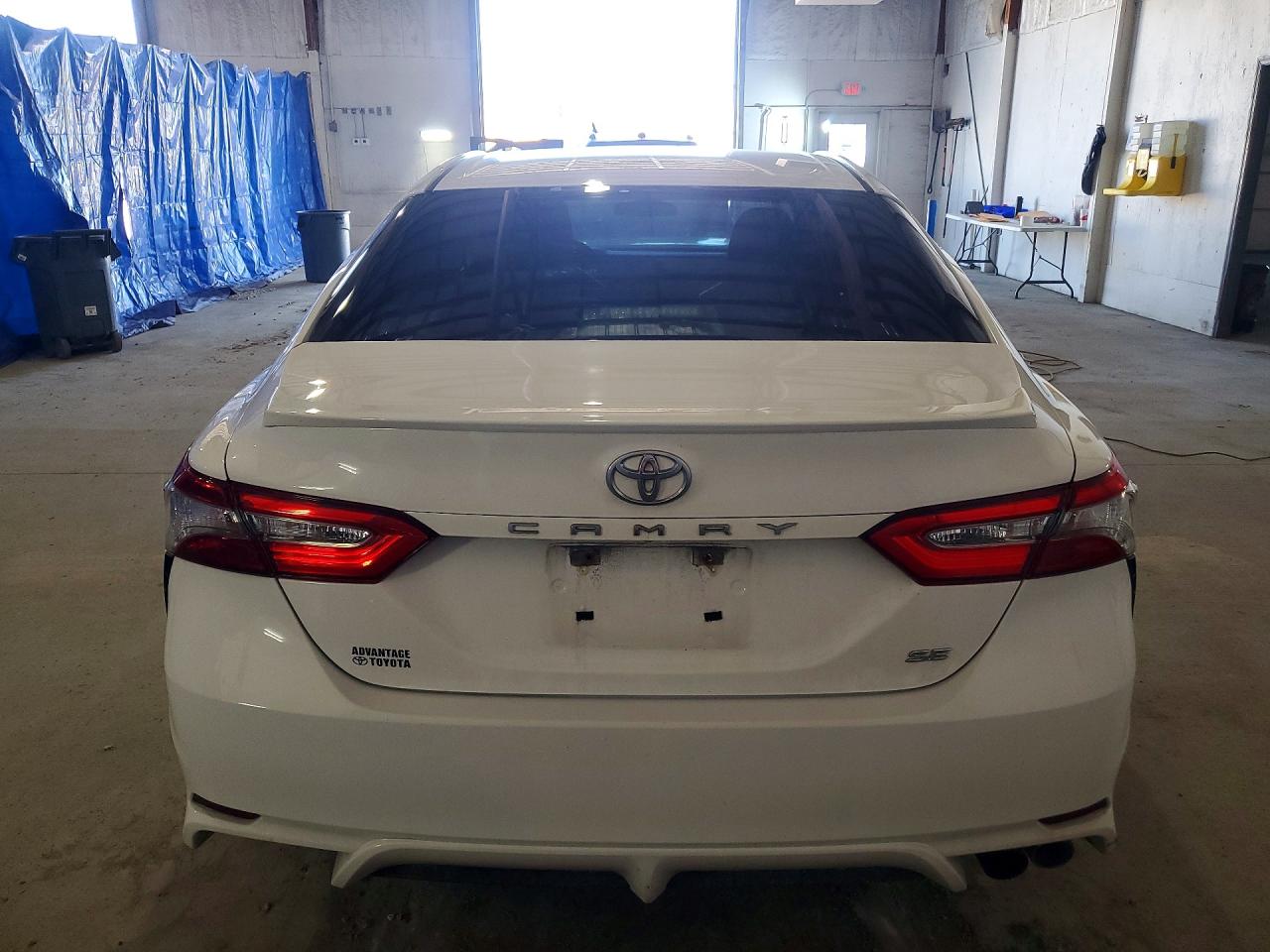 2018 TOYOTA CAMRY SE photo 6