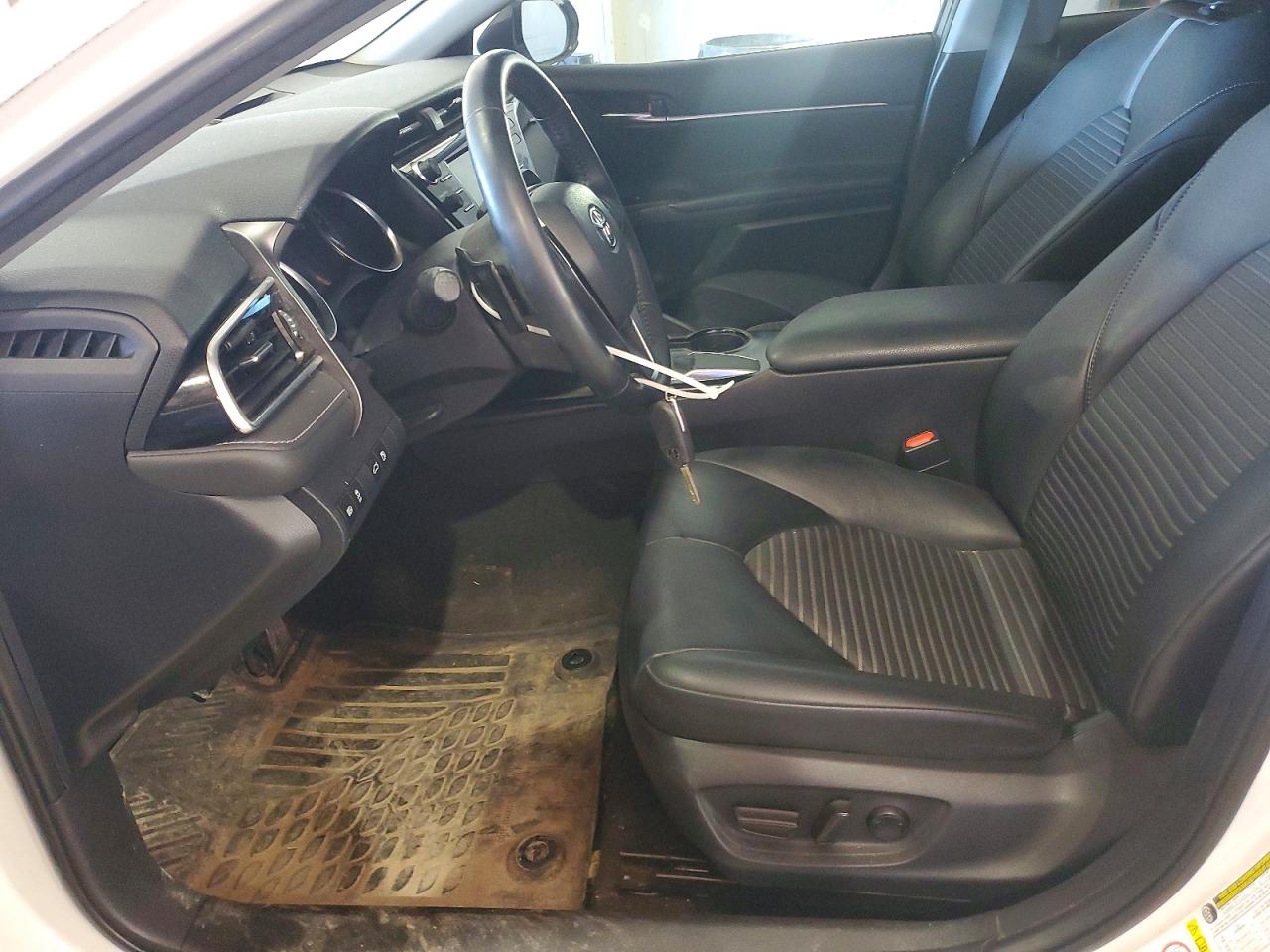 2018 TOYOTA CAMRY SE photo 7