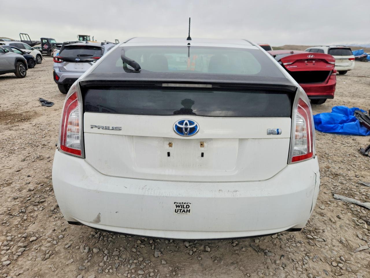2014 TOYOTA PRIUS TWO photo 6