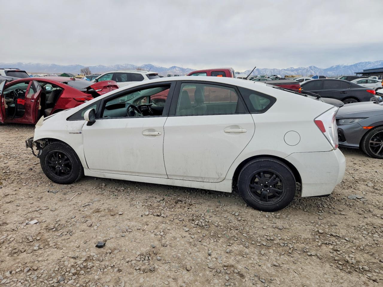 2014 TOYOTA PRIUS TWO photo 2