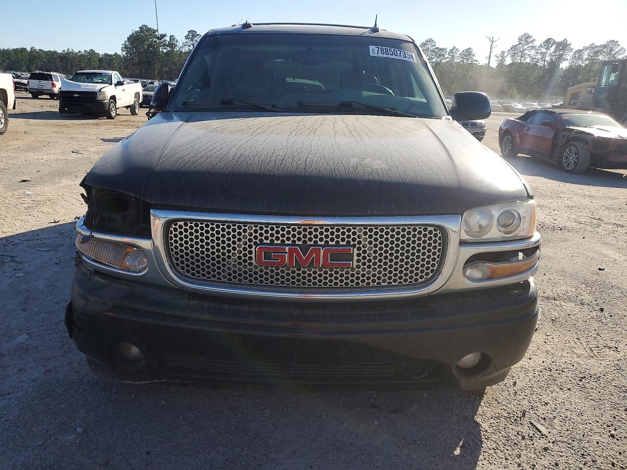 2003 GMC YUKON DENALI photo 13
