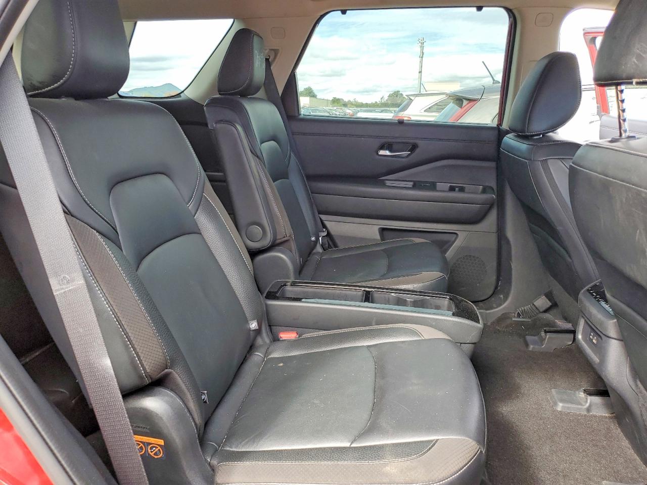 2023 NISSAN PATHFINDER SL photo 11
