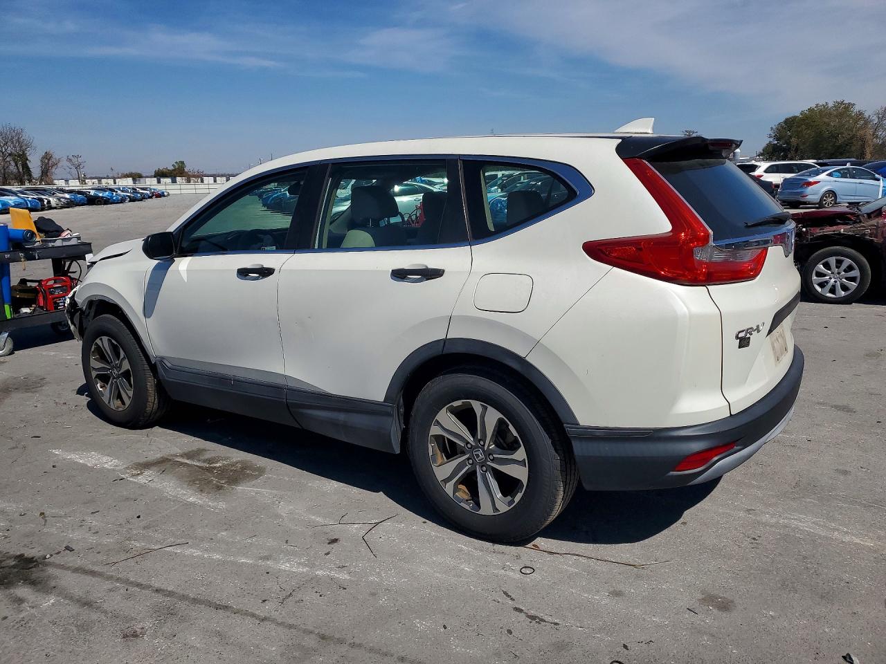 2018 HONDA CR-V LX photo 4