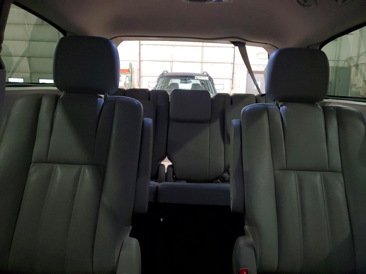 2012 CHRYSLER TOWN & COUNTRY TOURING photo 28