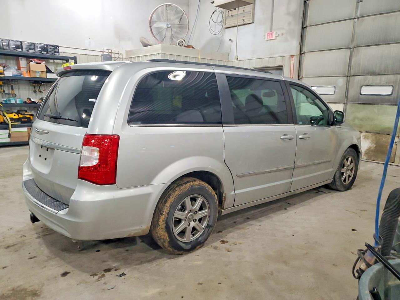 2012 CHRYSLER TOWN & COUNTRY TOURING photo 7