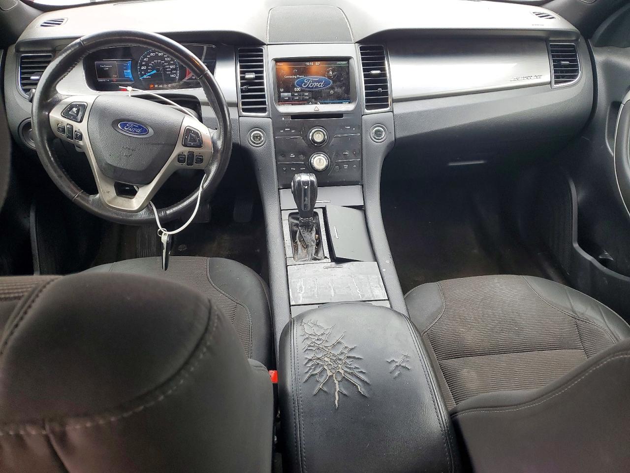 2015 FORD TAURUS SEL photo 8