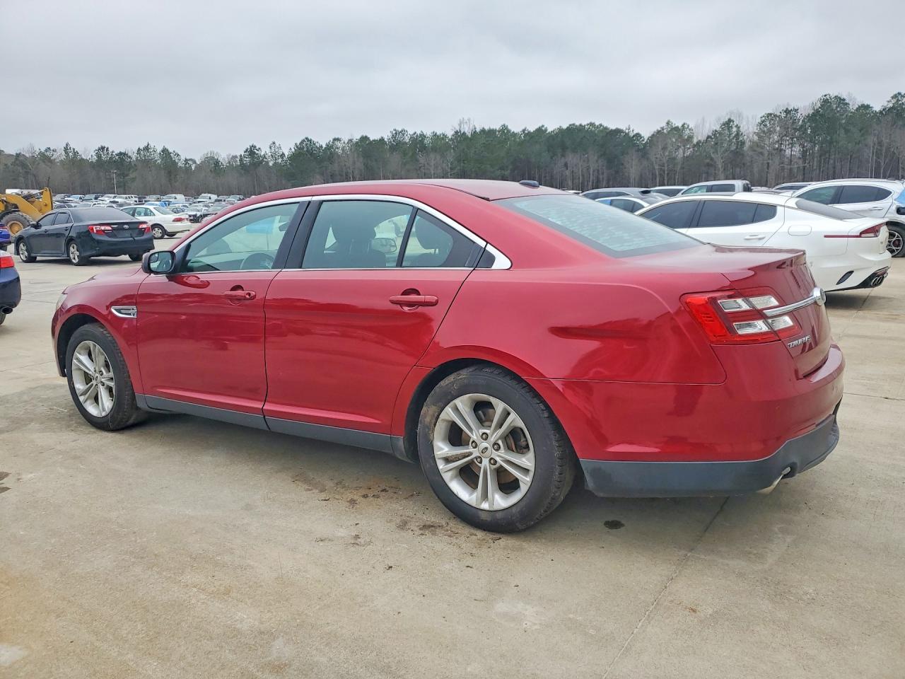 2015 FORD TAURUS SEL photo 2