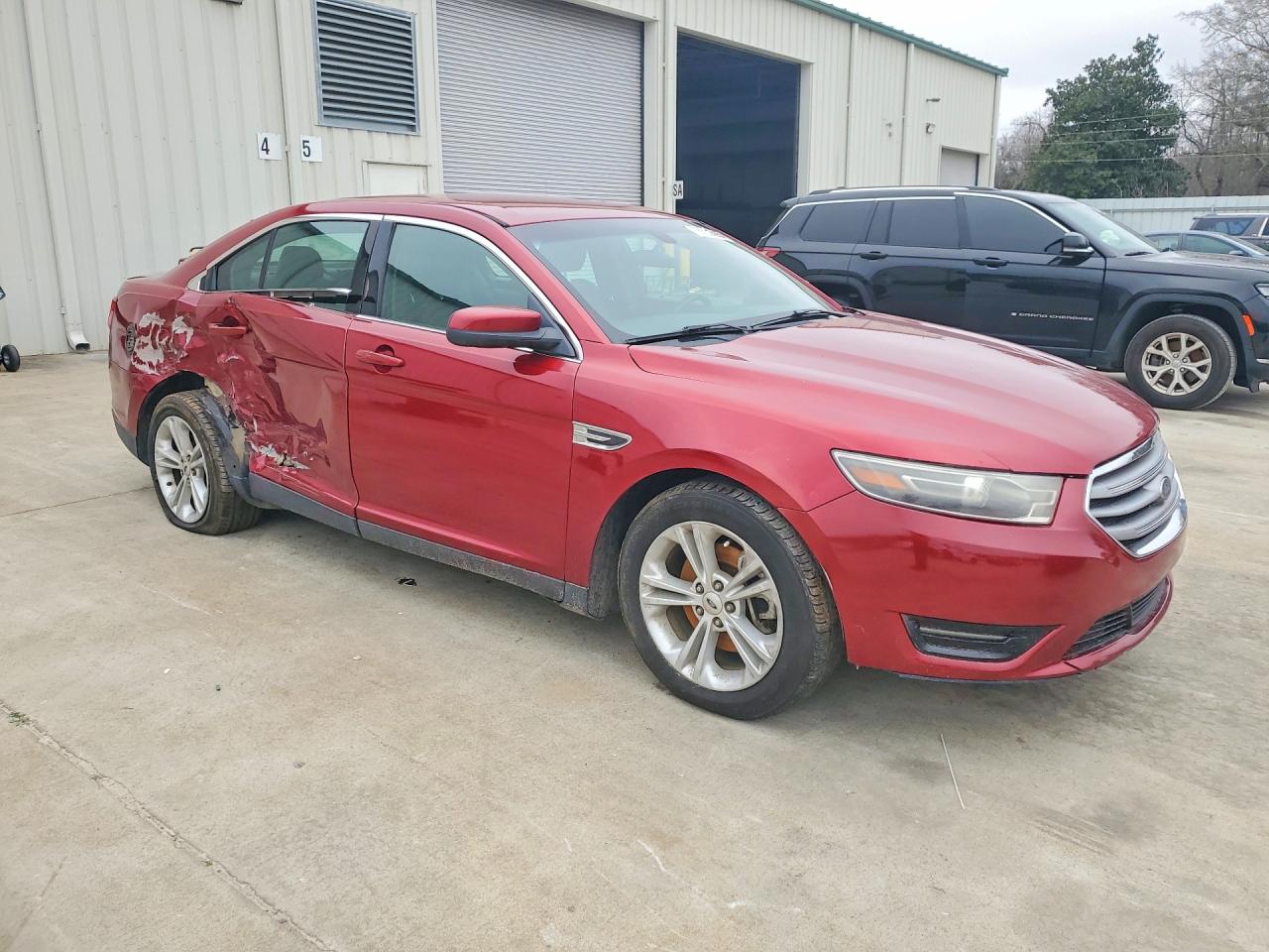 2015 FORD TAURUS SEL photo 4