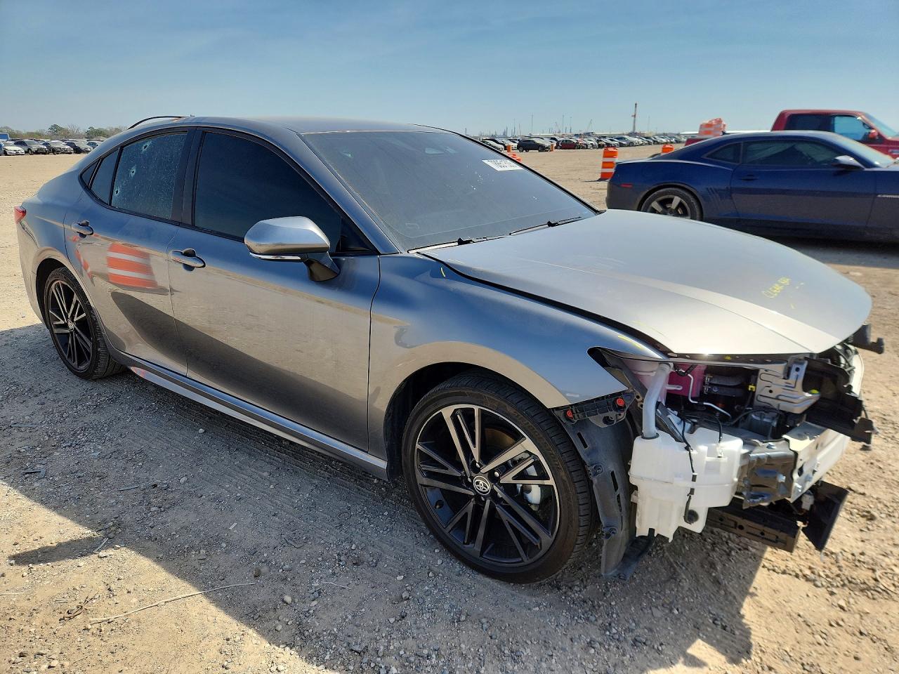 2025 TOYOTA CAMRY XSE photo 4