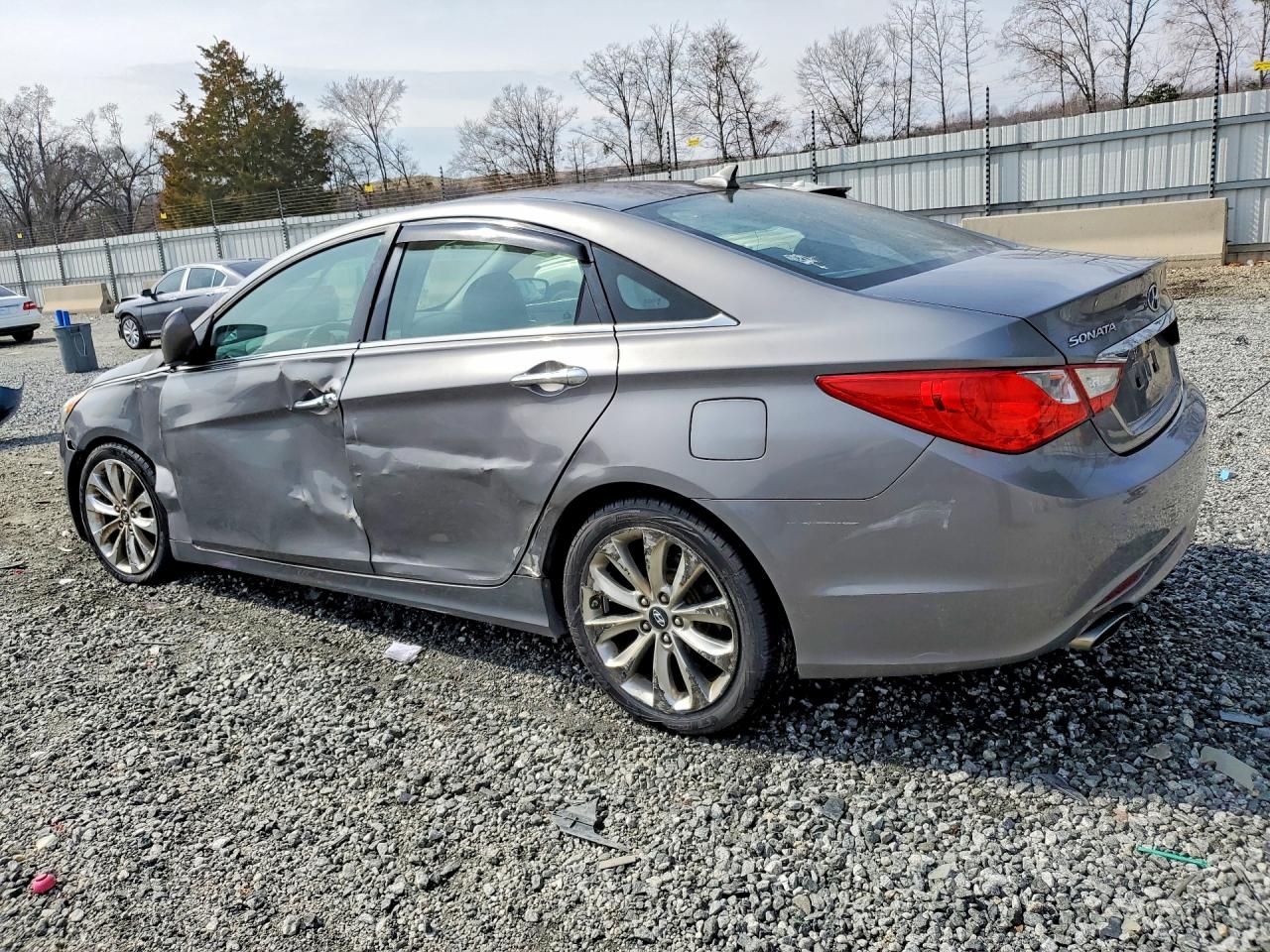 2011 HYUNDAI SONATA SE photo 2