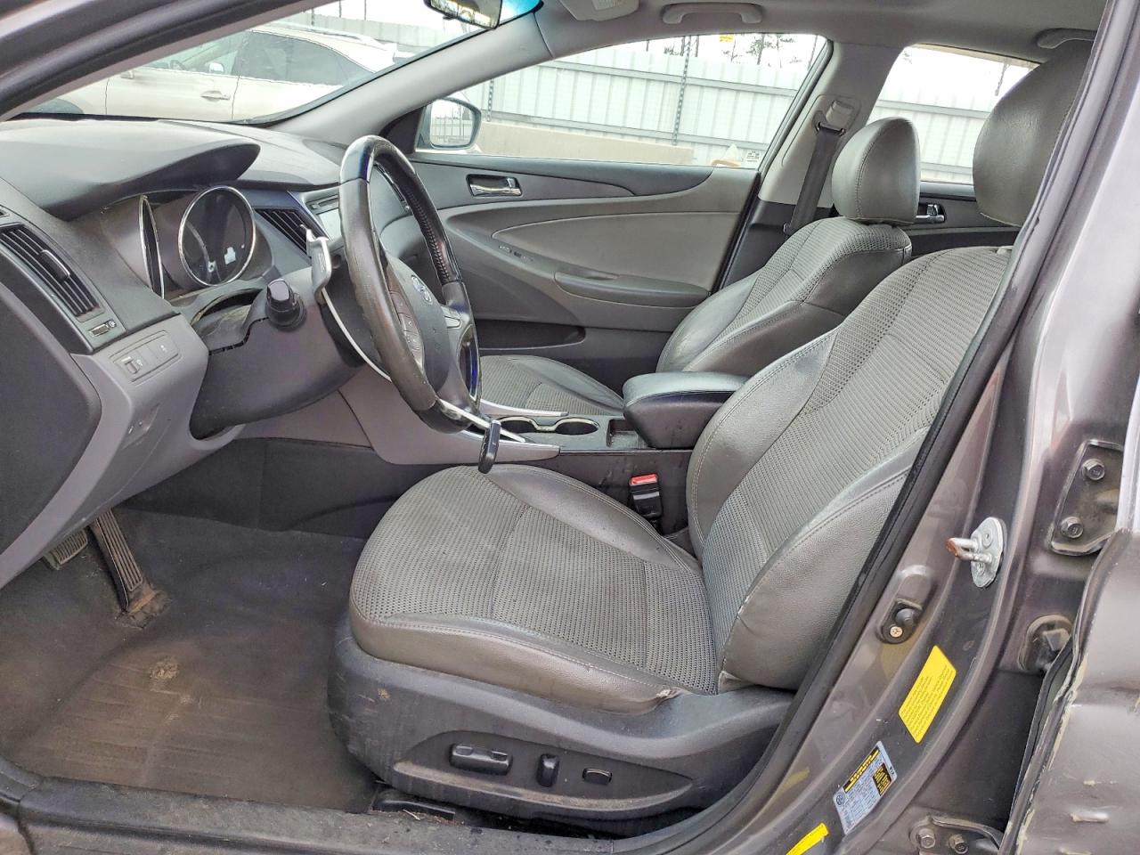2011 HYUNDAI SONATA SE photo 7