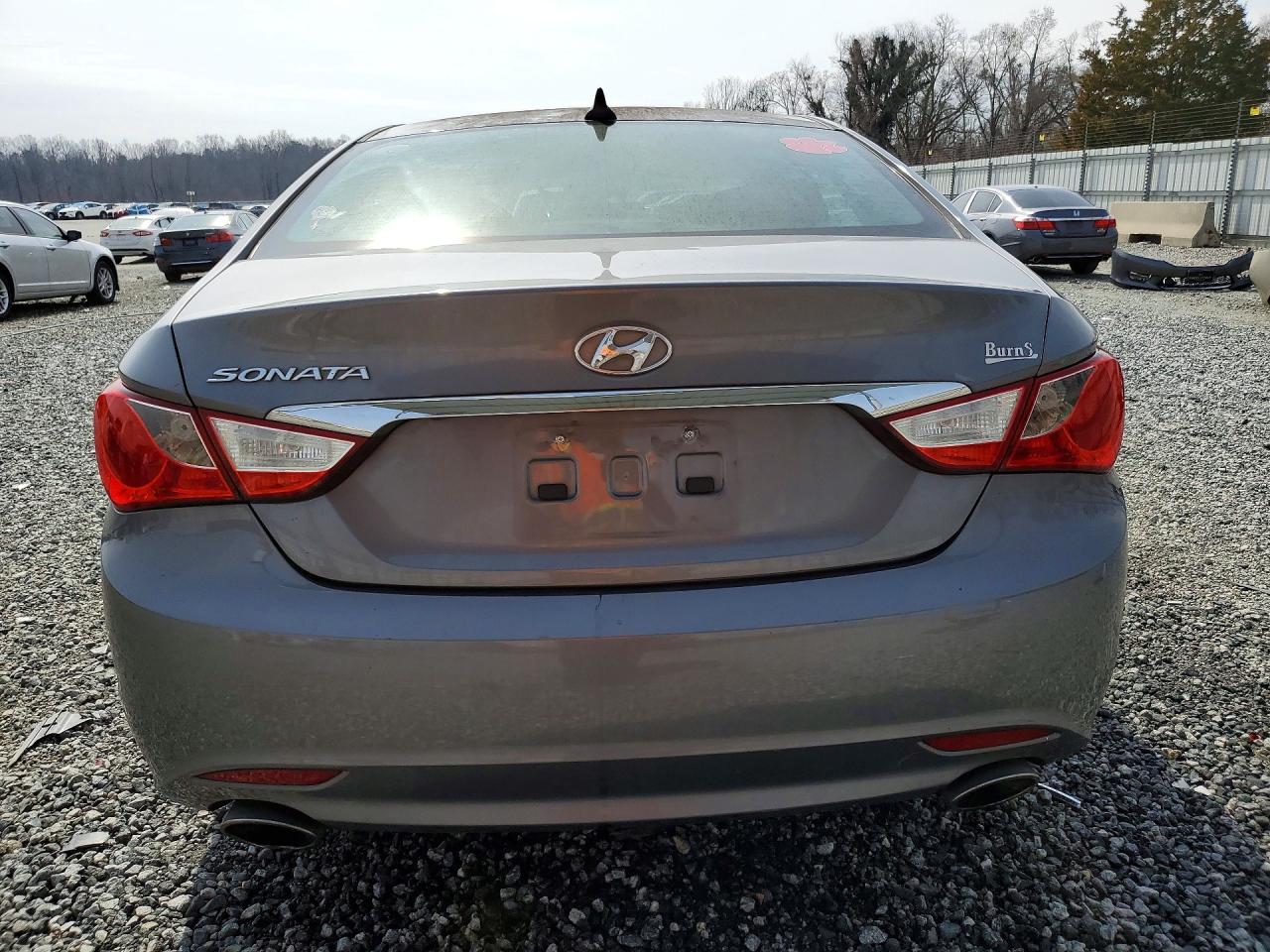 2011 HYUNDAI SONATA SE photo 6