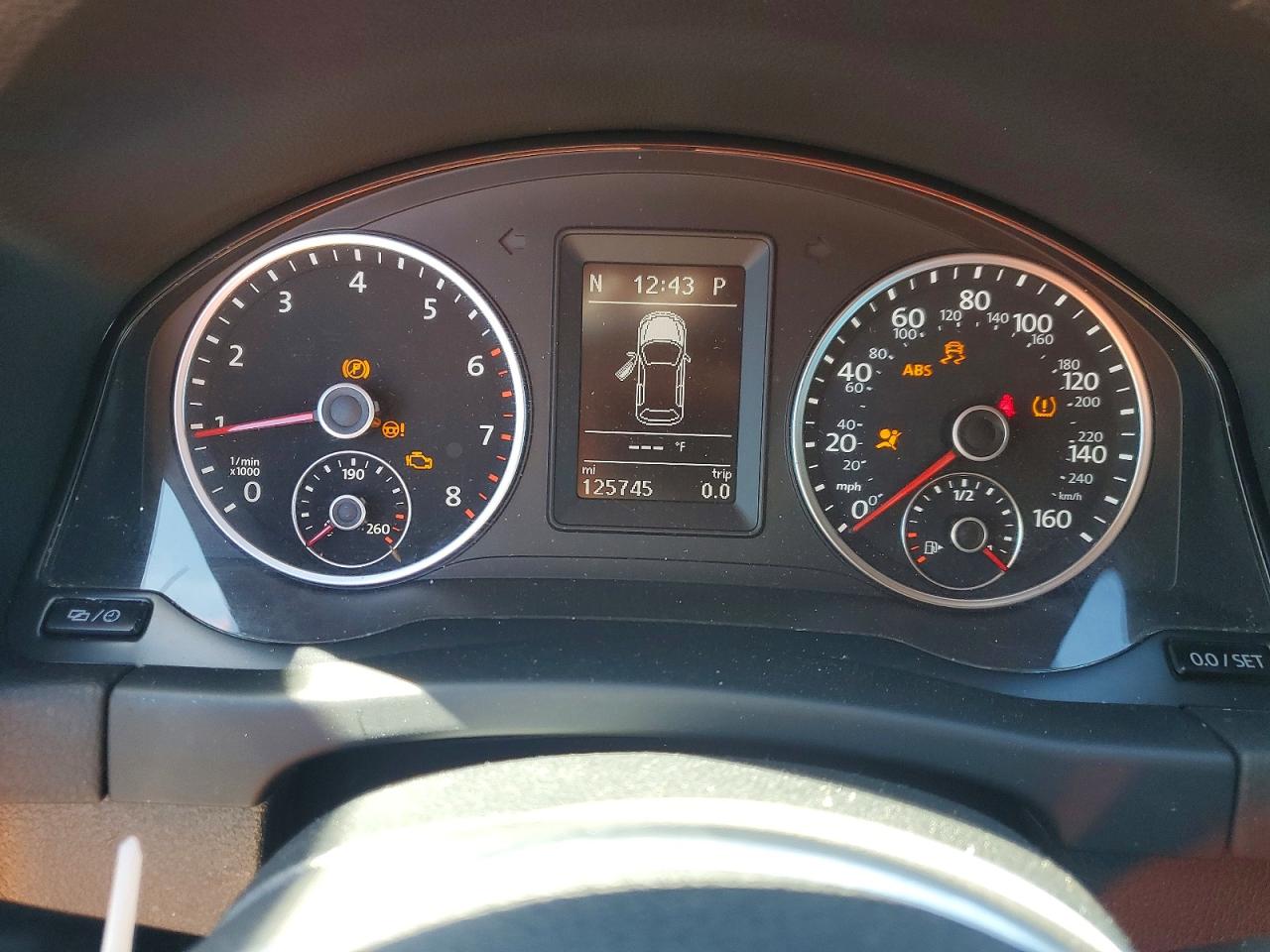 2016 VOLKSWAGEN TIGUAN S photo 17