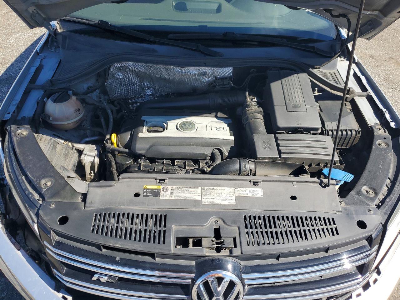 2016 VOLKSWAGEN TIGUAN S photo 23