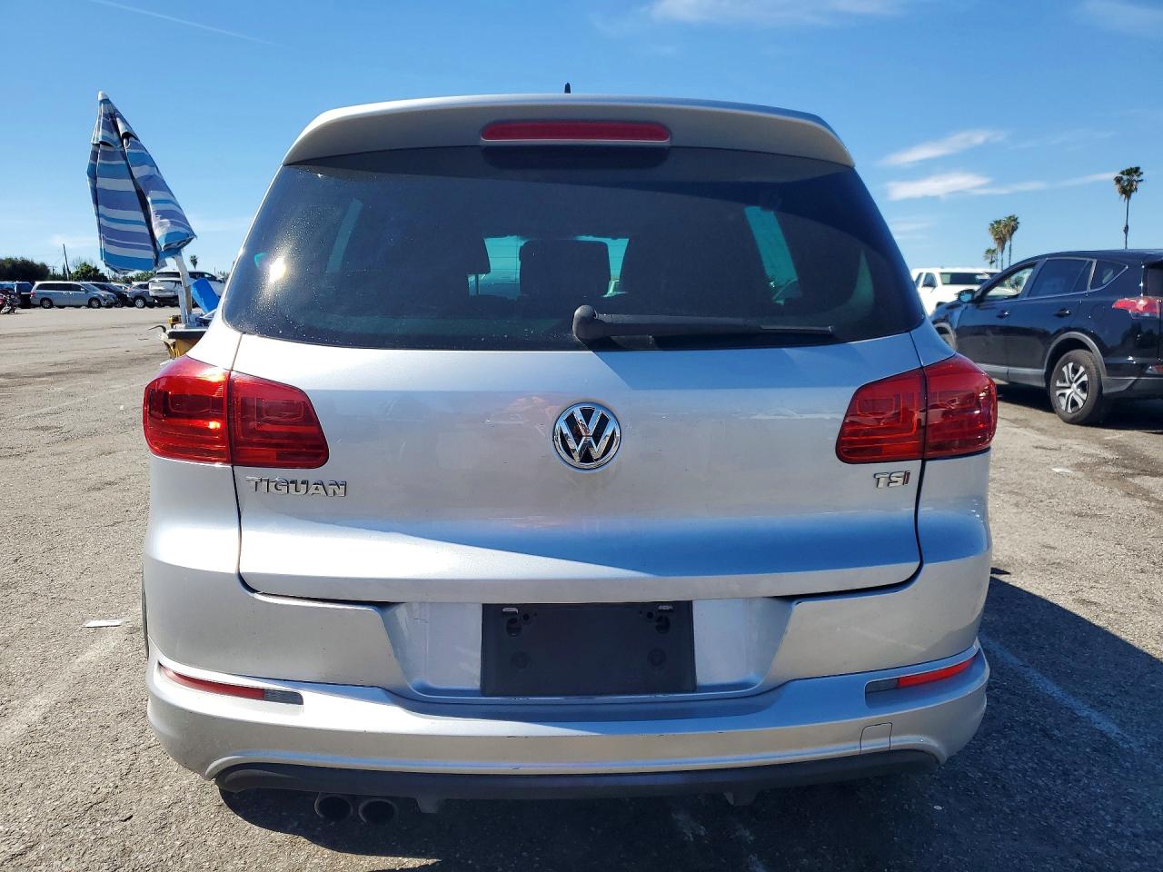 2016 VOLKSWAGEN TIGUAN S photo 11