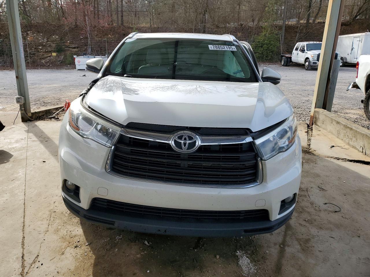 2016 TOYOTA HIGHLANDER XLE photo 5