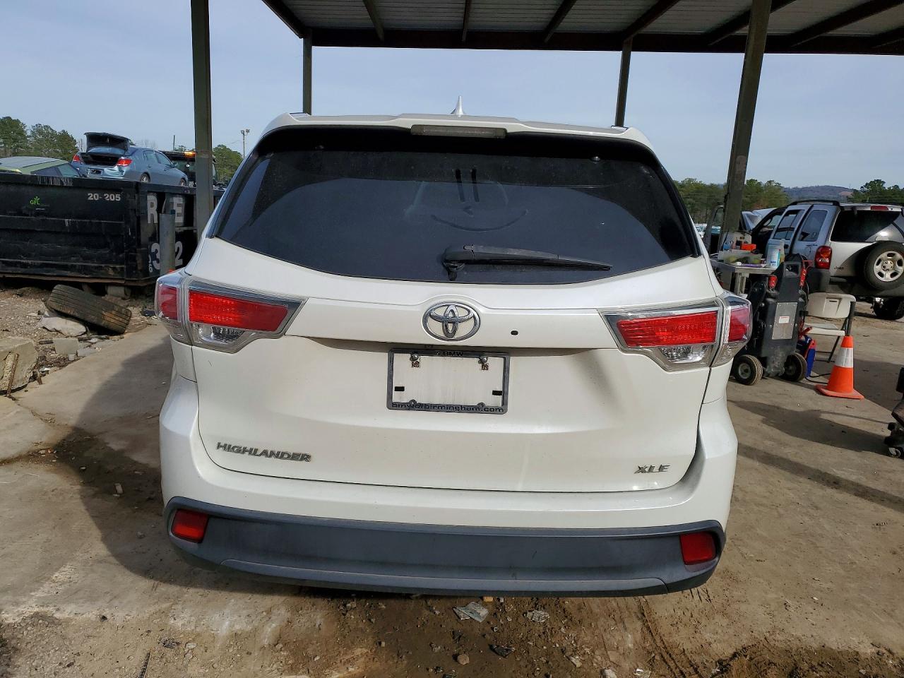 2016 TOYOTA HIGHLANDER XLE photo 6