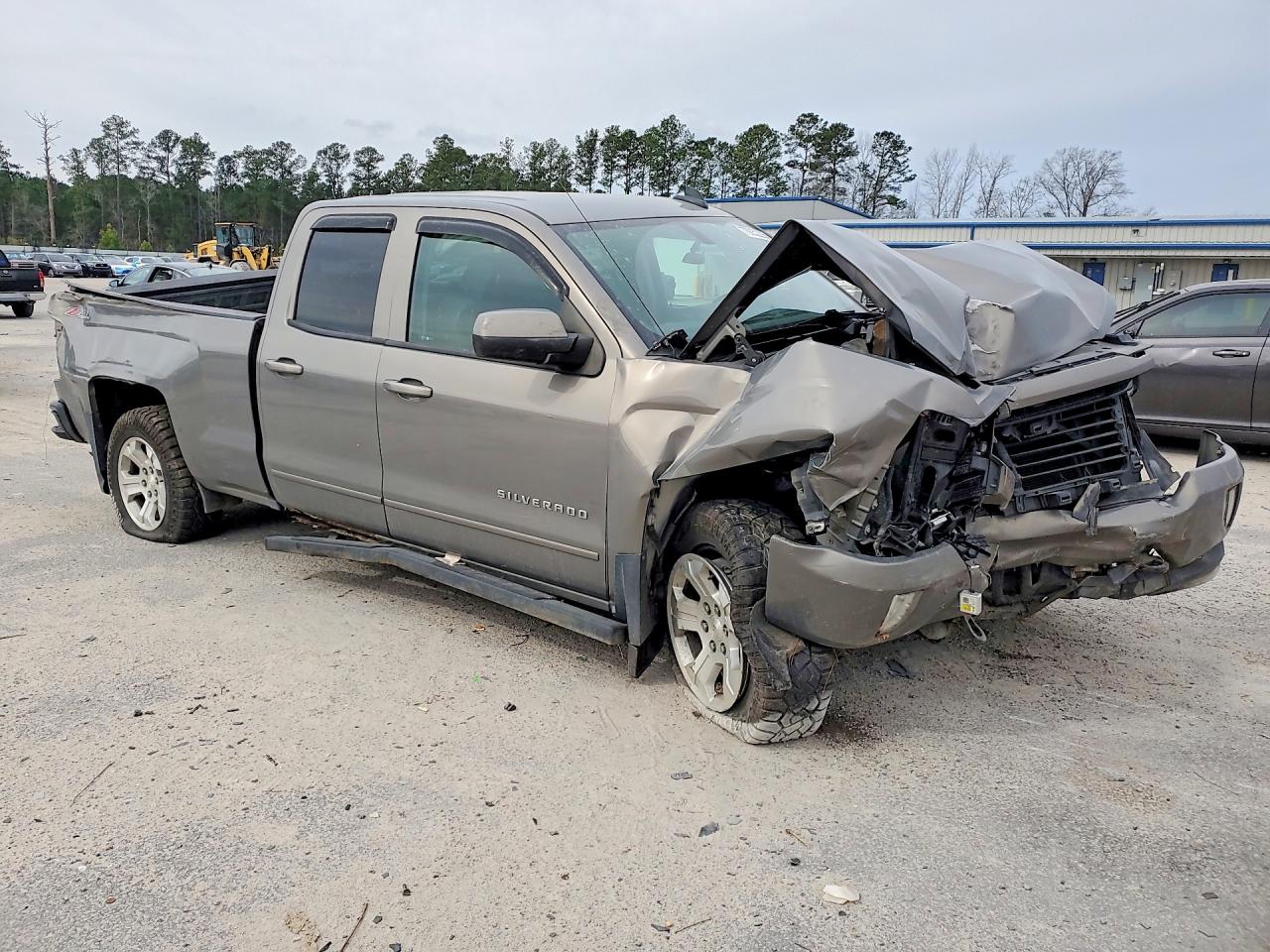2017 CHEVROLET SILVERADO K1500 LT photo 7