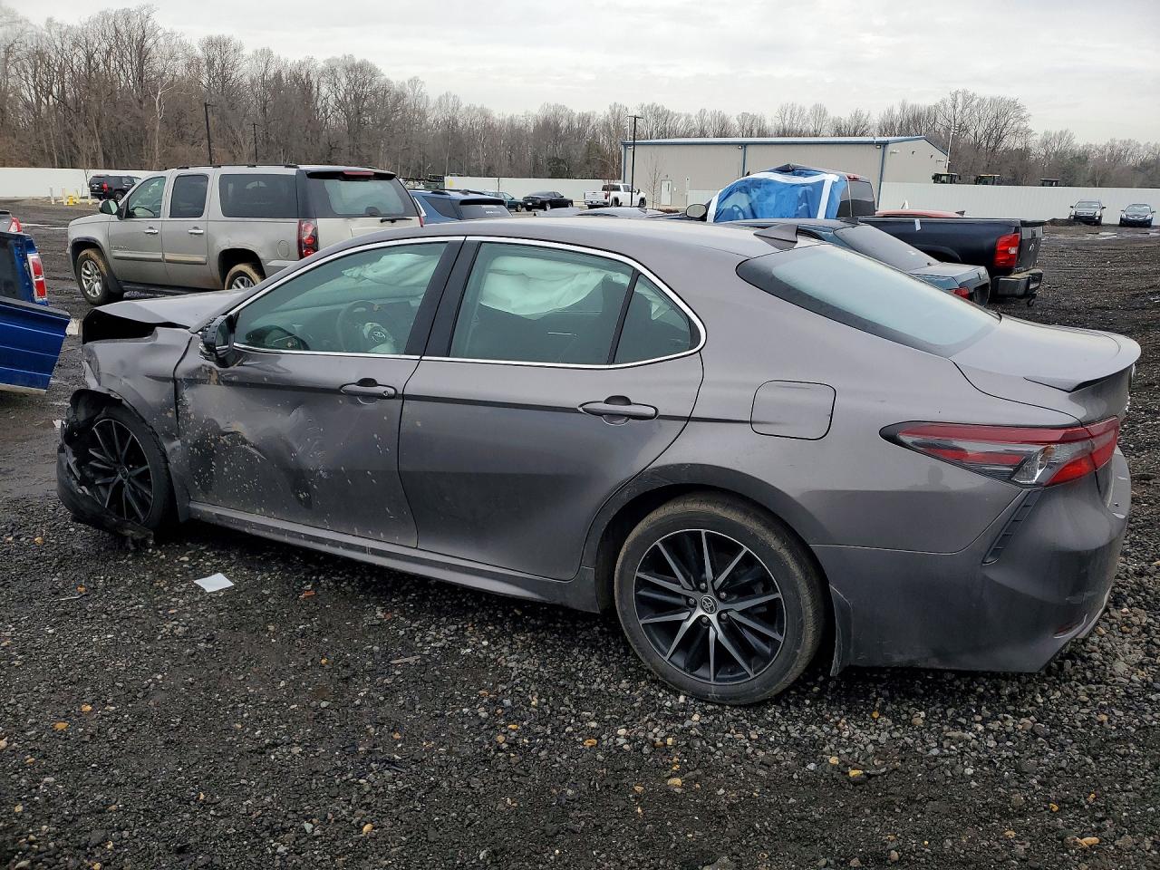 2024 TOYOTA CAMRY SE photo 4
