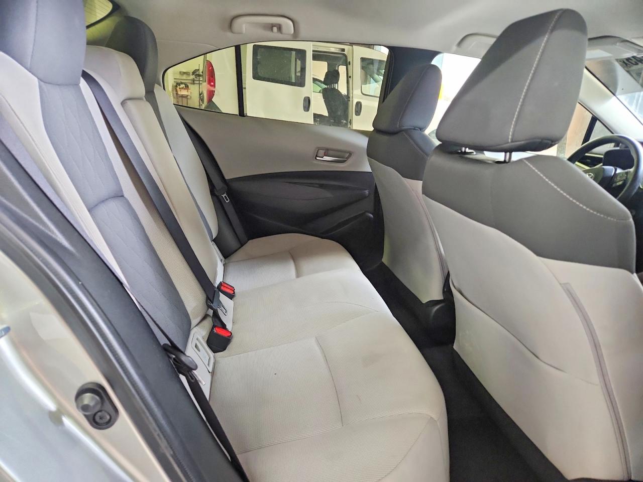 2020 TOYOTA COROLLA LE photo 10