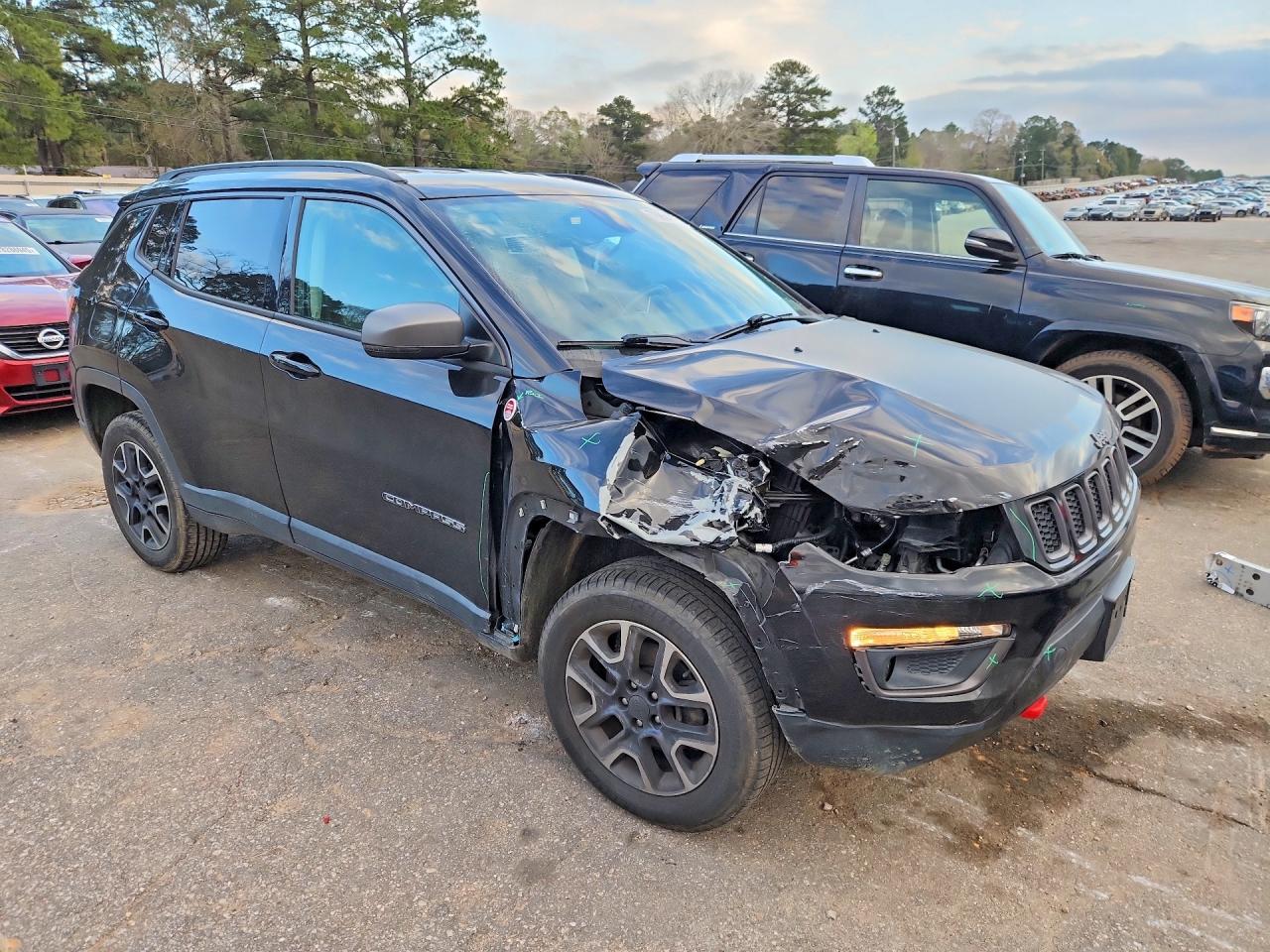 2019 JEEP COMPASS TRAILHAWK photo 4