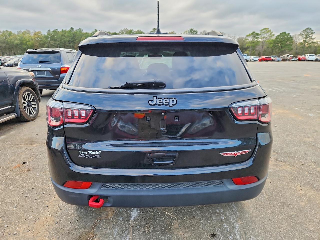 2019 JEEP COMPASS TRAILHAWK photo 6
