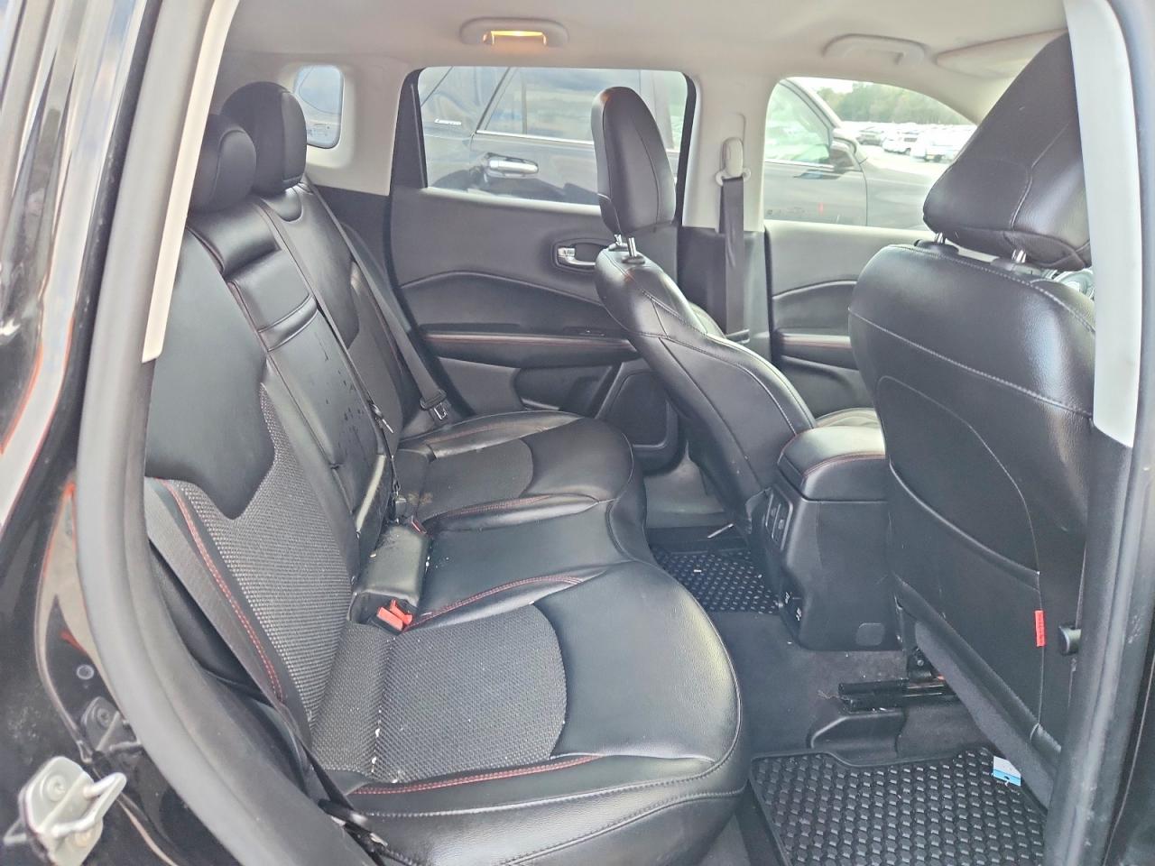 2019 JEEP COMPASS TRAILHAWK photo 11