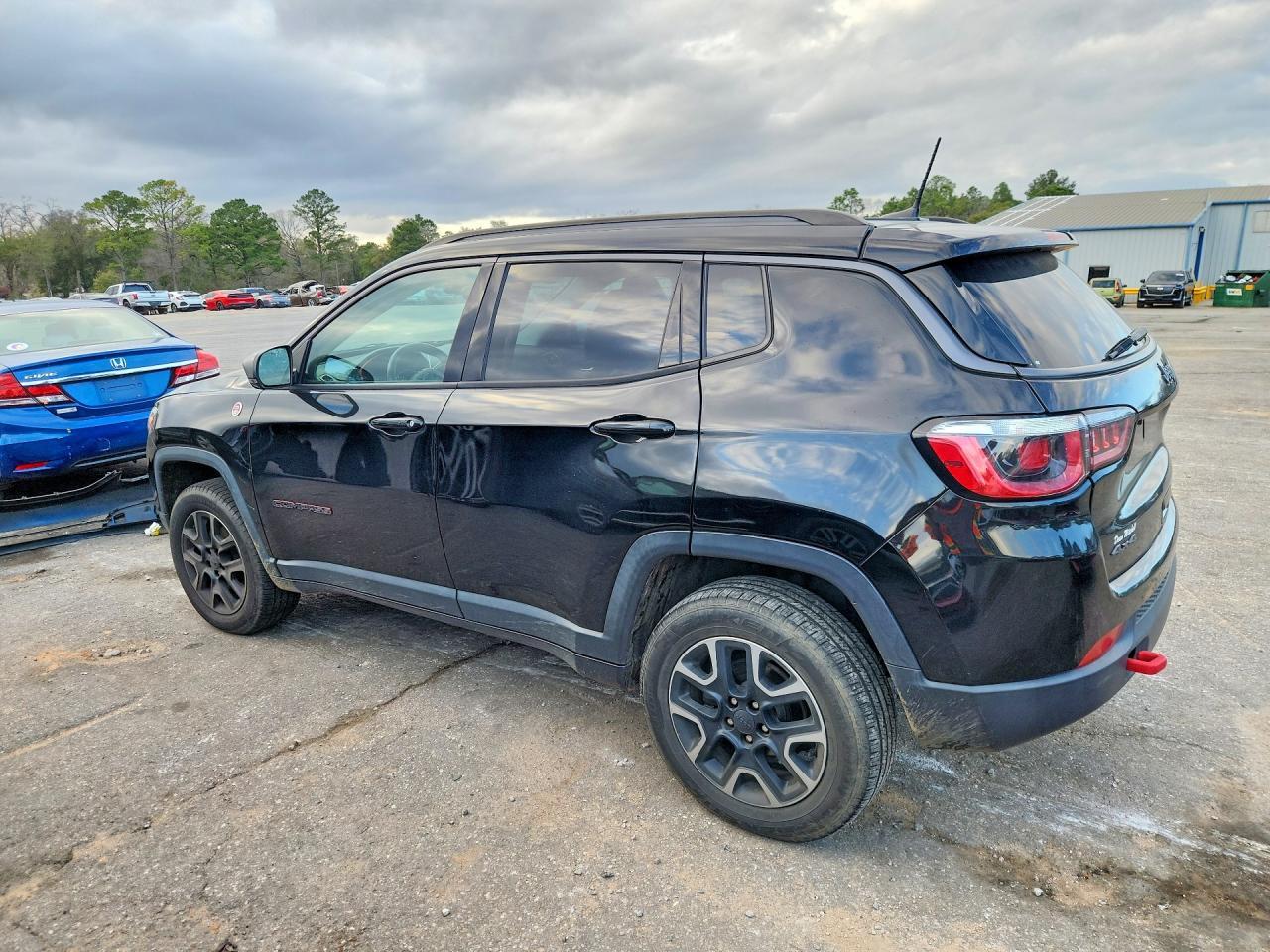 2019 JEEP COMPASS TRAILHAWK photo 2