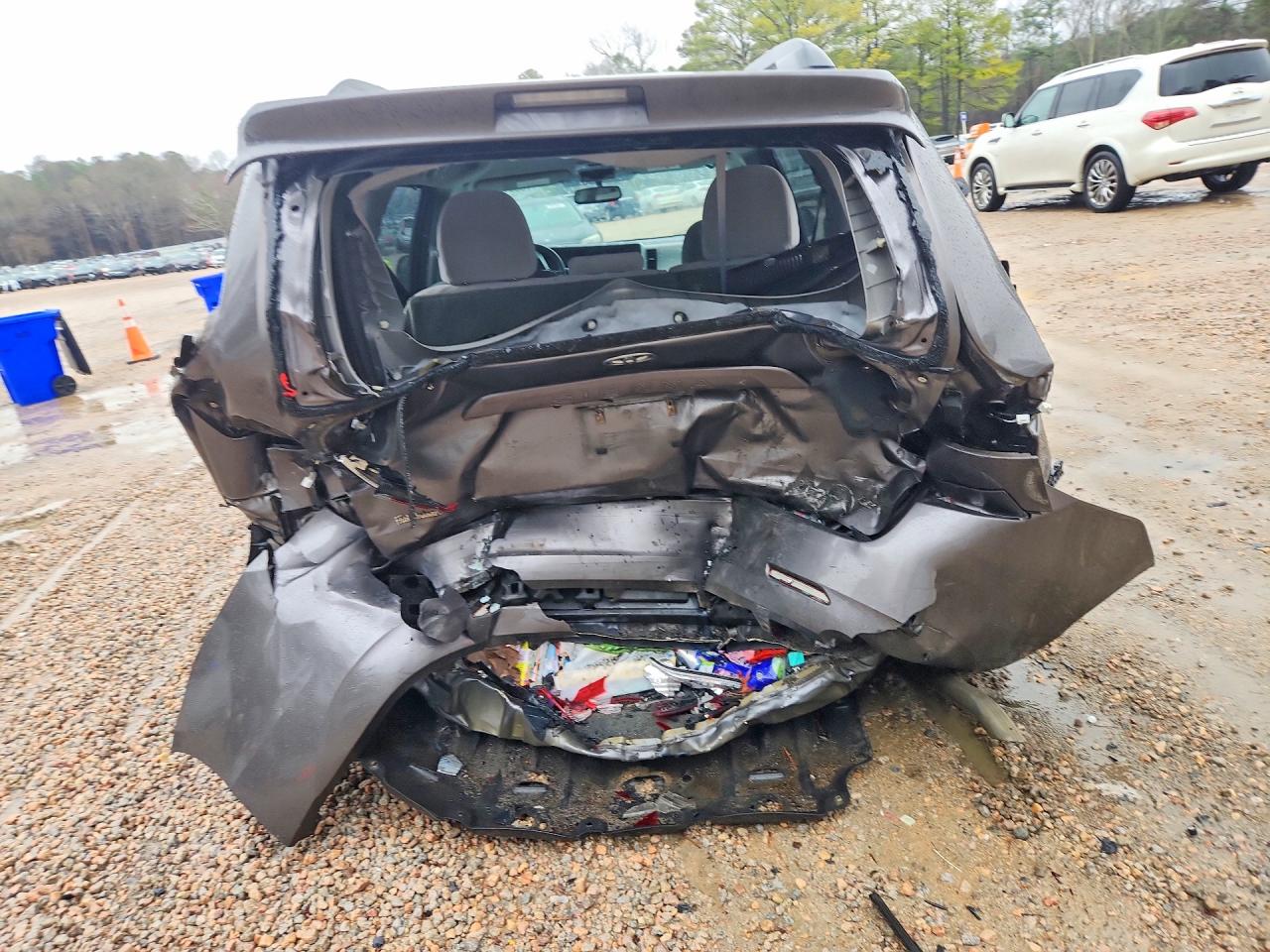 2017 TOYOTA SIENNA LE 8-PASSENGER photo 6