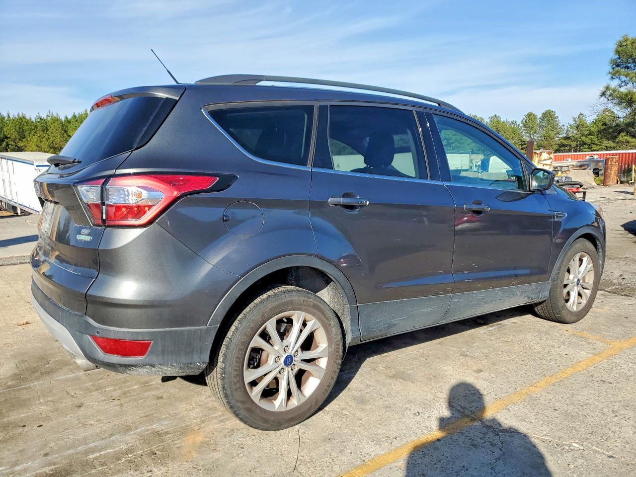 2018 FORD ESCAPE photo 3