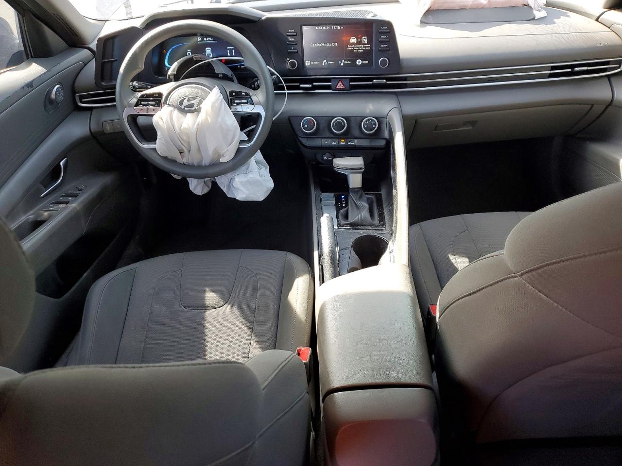 2025 HYUNDAI ELANTRA SE photo 15