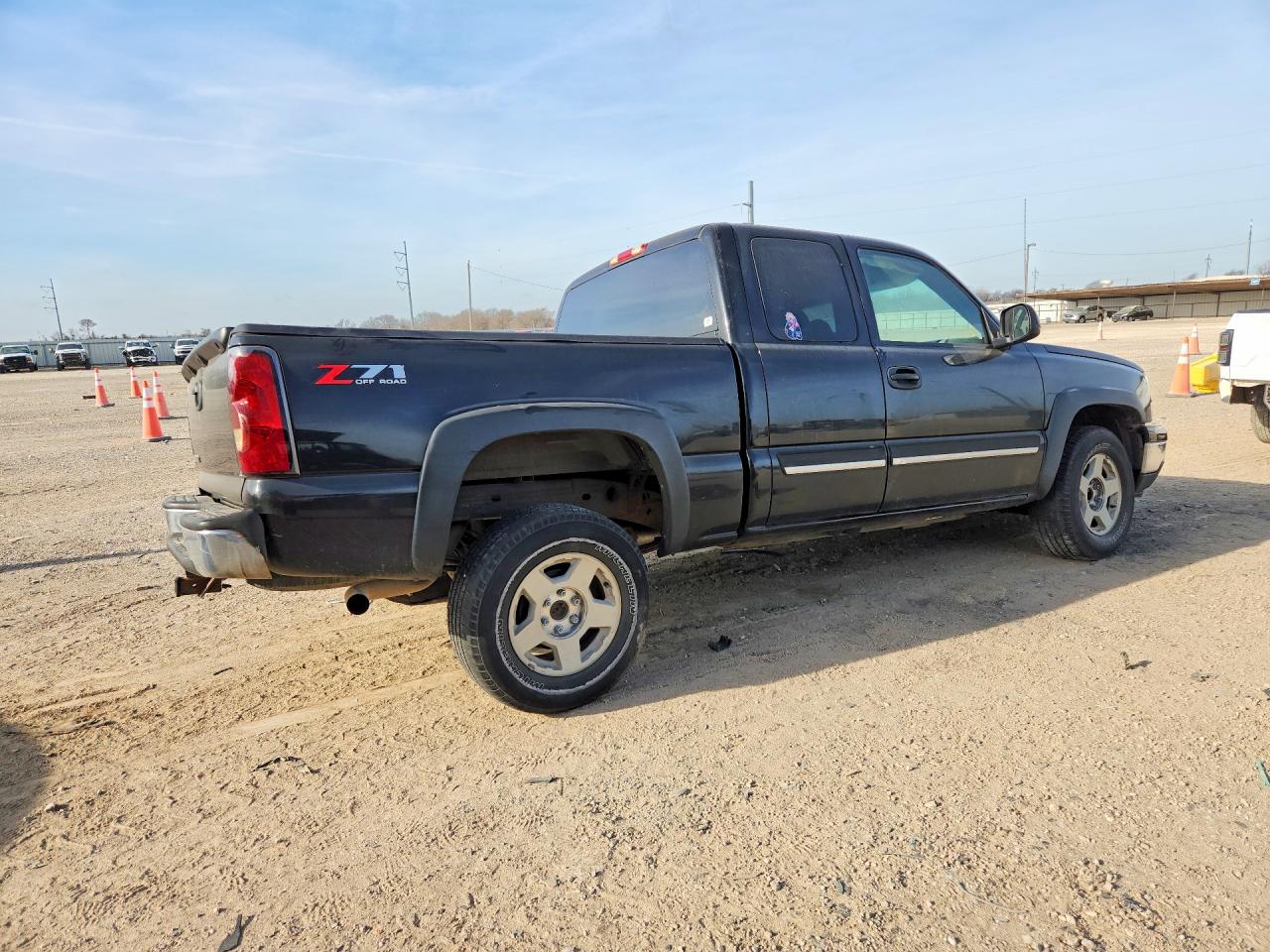 2006 CHEVROLET SILVERADO C1500 photo 3
