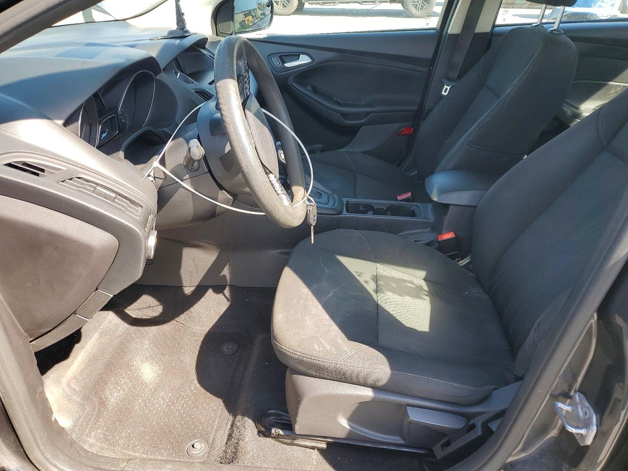 2017 FORD FOCUS SE photo 7