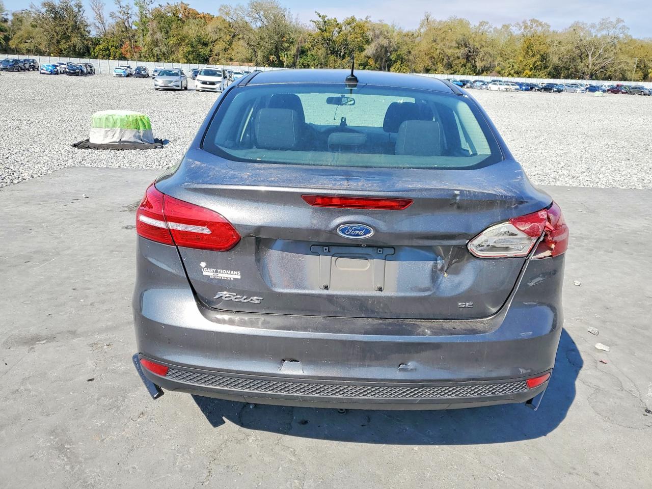 2017 FORD FOCUS SE photo 6