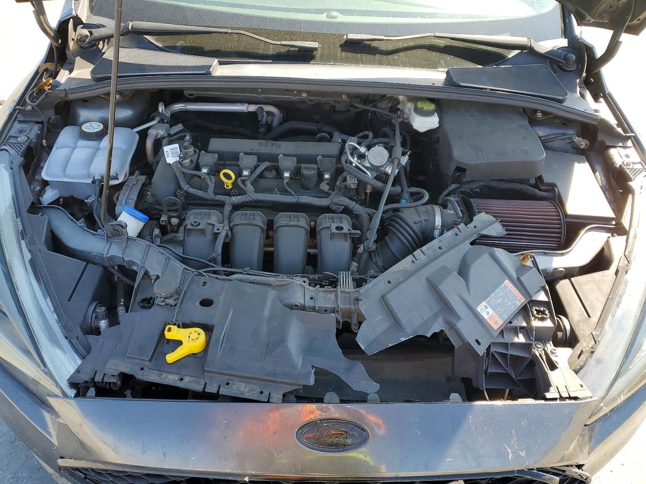 2017 FORD FOCUS SE photo 11