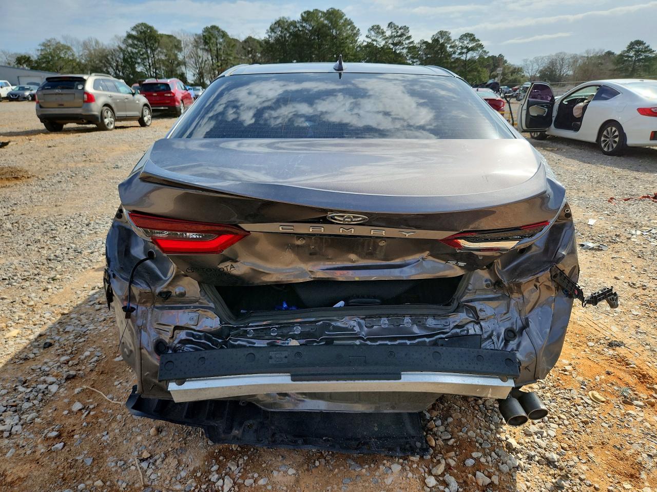 2022 TOYOTA CAMRY SE photo 16